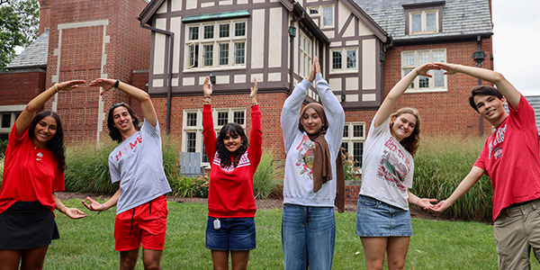 Honors Community Advocates display school spirit by spelling out Ohio