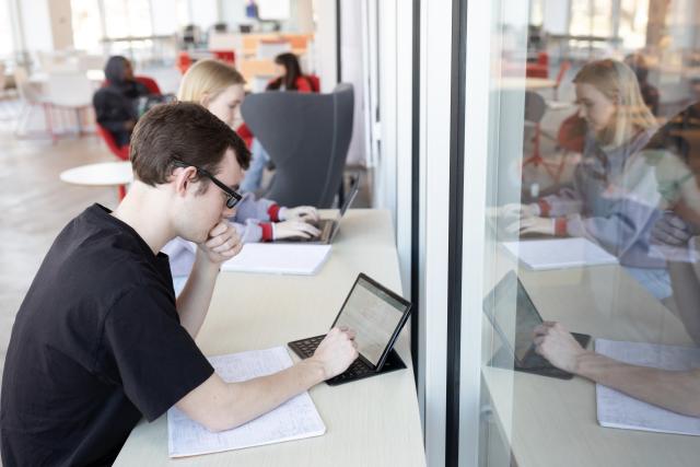 EIS students studying on campus