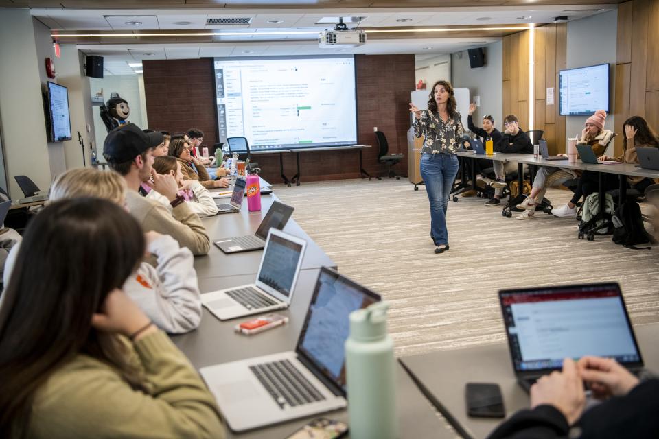 The Honors Standards are comprised of six components that will be common for all Honors students regardless of their major or college of enrollment.